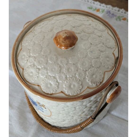 Vintage Japanese Painted Floral Embossed Biscuit Jar Ceramic Wicker Handle - Picture 4 of 12
